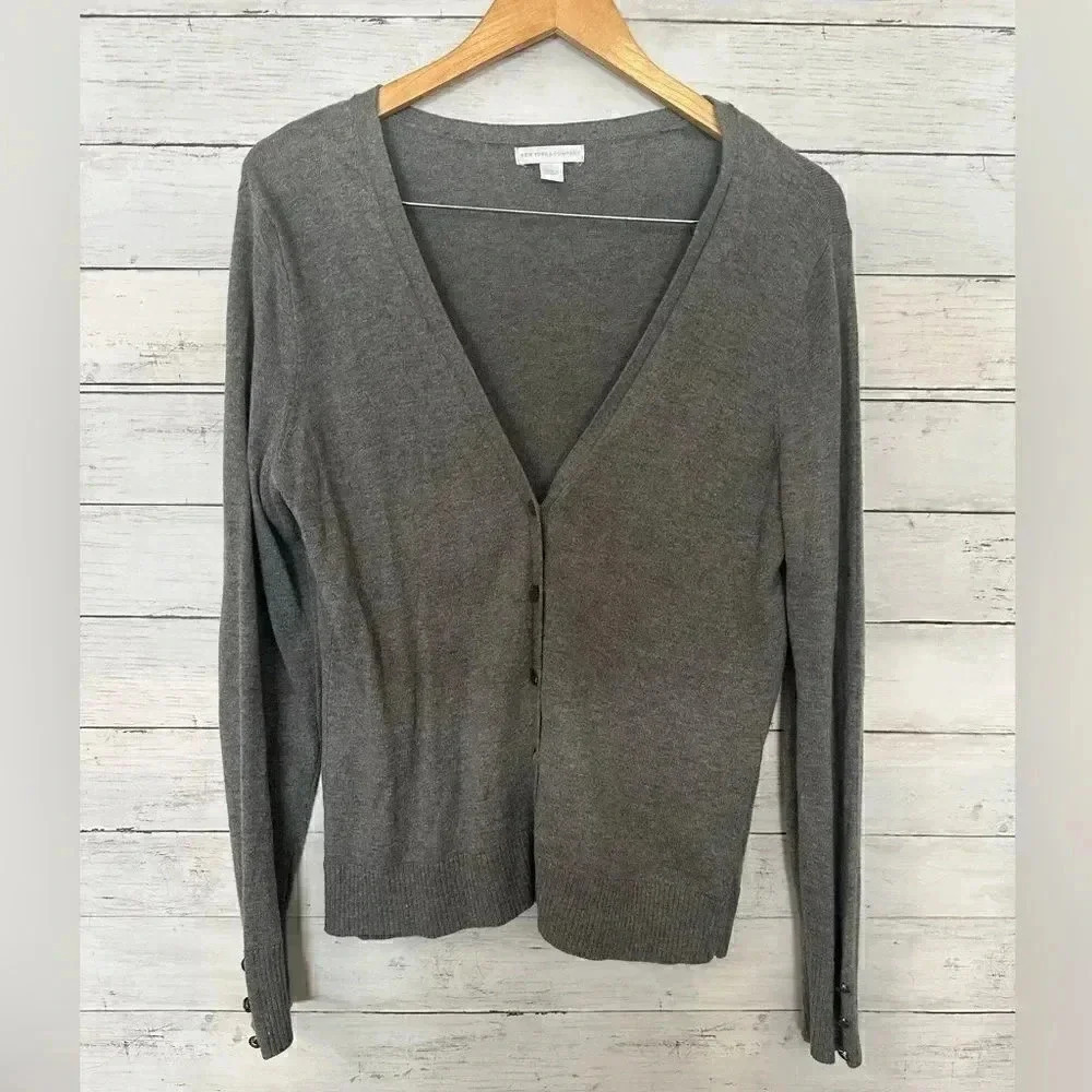 New York & Company Grey Sweater Size L